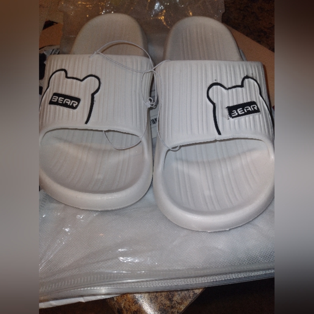 Cute bear sandals 🐻 🤍 - Picture 3 of 9